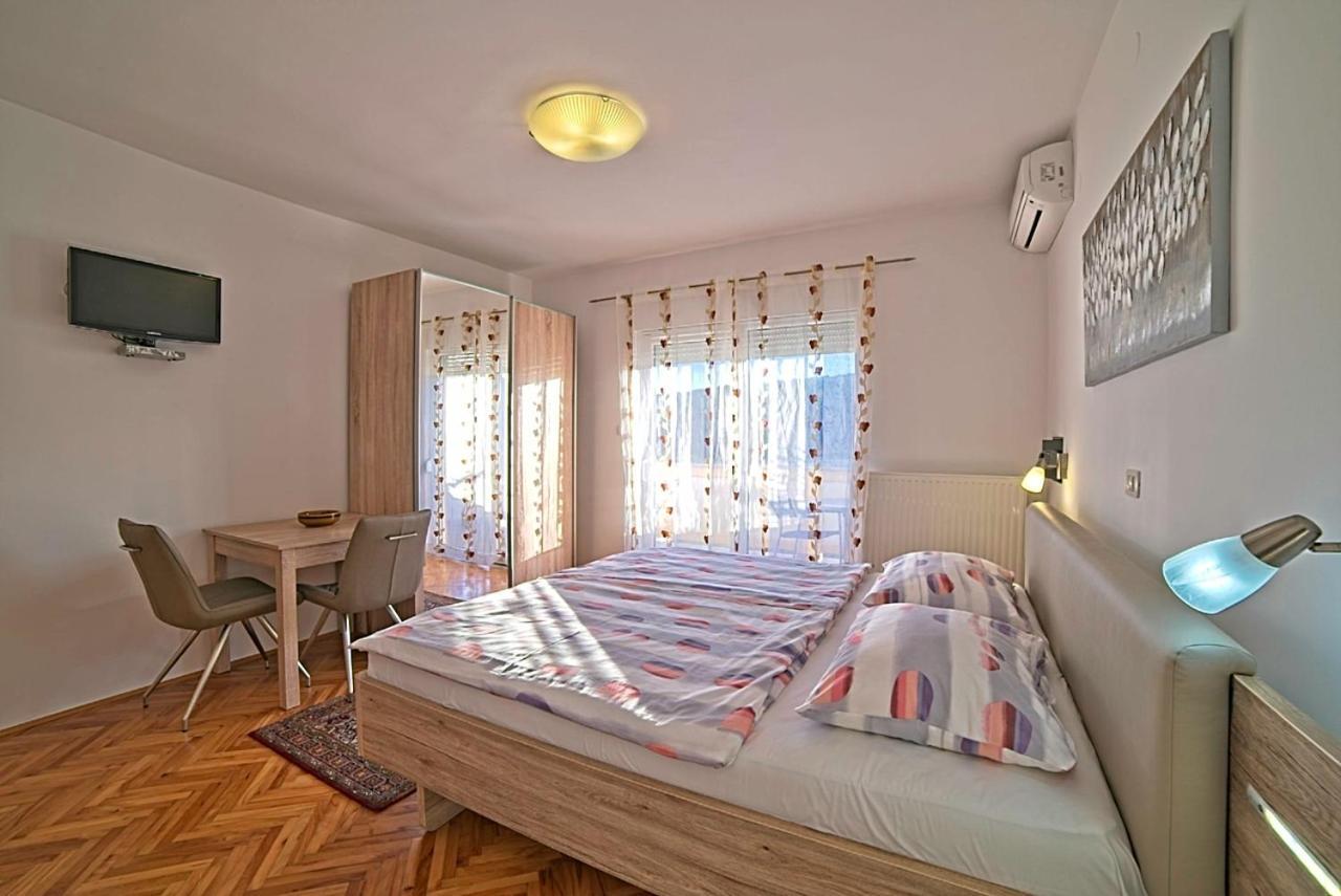 Studio Apartments Peric Rab Kampor Exteriör bild